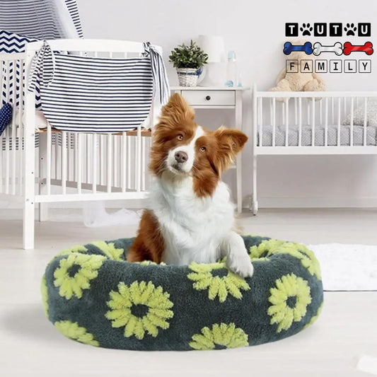 coussin-chien-lavable-coton-antidérapant-ultra-doux-espirant-et-chaud-un-border-collie-installé-confortablement-dans-son-panier-rond-en-forme-de-beignet-avec-rebord-100%-coton-entourant-et-anti-stress-dans-la-chambre