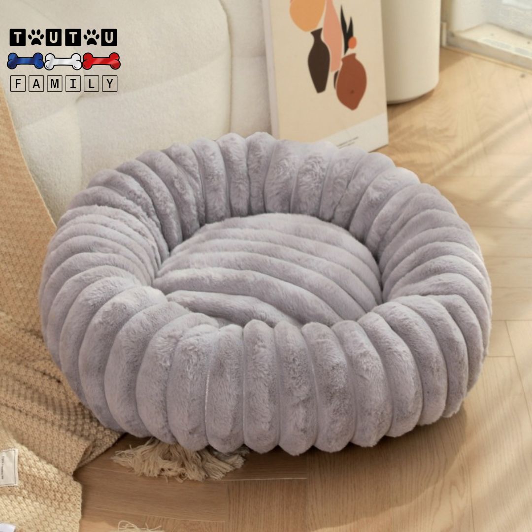 Coussin-déhoussable-pour-chien-chiot-rond-bleu-rembourrage-100%-coton-haute-densité-lavable-housse-en-peluche-dans-un-salon