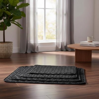 Alese-lavable-chien-chiot-lot-de-2-avec 4 couches ultra absorbantes 100% imperméable-tapis d'apprentissage de la propreté ou pour incontinence ou post opératoire-polyvalent comme protection canapé, lit, meuble, panier, siège de voiture, lavable en machine en deux tailles M et L pour tous les chiens-disponible en deux coloris en noir et gris