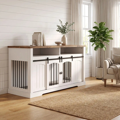 Cage-d-intérieur-pour-chien-chiot-en bois blanc et naturel double-2-portes-coulissantes avec son séparateur grille amovible et ses deux portes coulissantes silencieuse avec barreaux en acier robuste avec son plateau en bois couleur naturel avec son étagère intégrée de rangement d'une longueur de 153 cm pour chiot et chien de petite à moyenne taille-gros plan sur le meuble cage avec sa grille de séparation installée pour deux niches séparées et ses 2 portes coulissantes fermées dans le salon de l'appartement