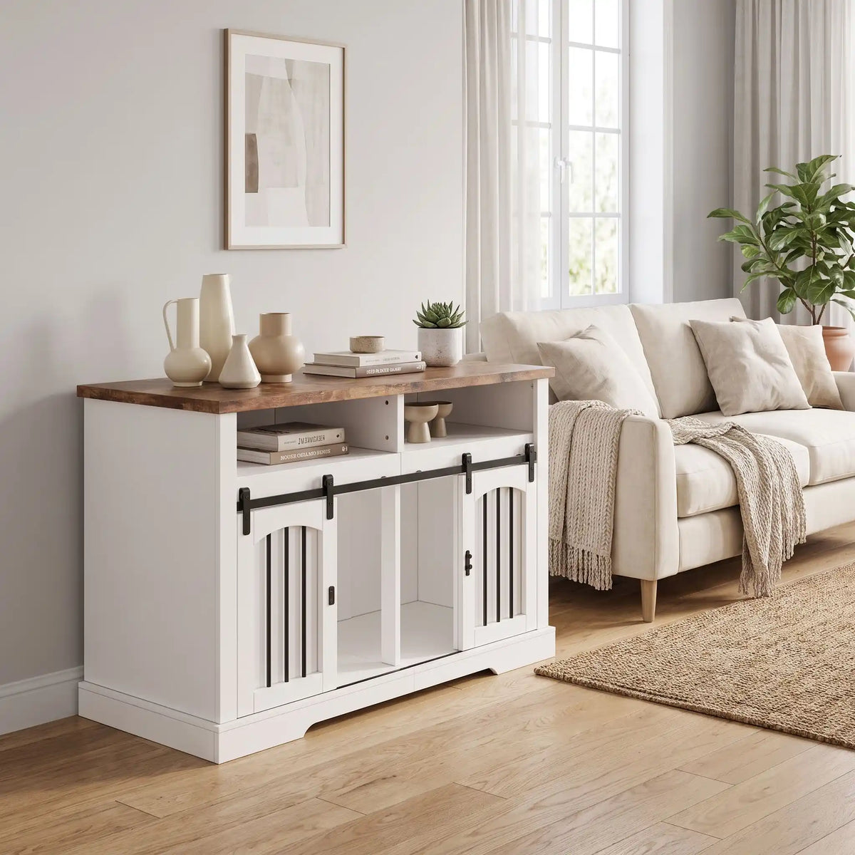 Cage-d-intérieur-pour-chien-chiot-en bois blanc et naturel double-2-portes-coulissantes avec son séparateur grille amovible et ses deux portes coulissantes silencieuse avec barreaux en acier robuste avec son plateau en bois couleur naturel avec son étagère intégrée de rangement d'une longueur de 153 cm pour chiot et chien de petite à moyenne taille-gros plan sur le meuble cages sans sa grille de séparation pour une niche xxl de 153 cm avec ses 2 portes coulissantes ouvertes dans le salon de la maison