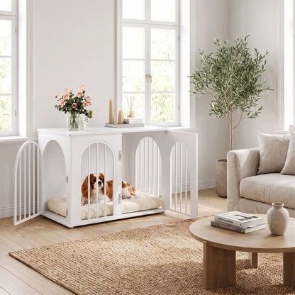 Cage design chien et chiot de petite à moyenne race , bois blanc barreaux en acier blanc inoxydable cylindrique de 1 cm d'épaisseur robuste et anti-déformation, 3 portes d'accès, double porte avant et porte latérale, respirante et ouverte avec fond en bois et ouverteure par barreaux sur 180° degrés pour chiot et chien -un chien de moyenne taille couché confortablement sur son matelas dans son meuble niche en bois blanc avec une porte avant ouverte et la porte latérale ouverte dans le salon de l'appartement