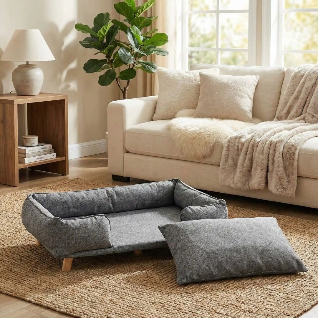 Canapé-lit-pour-chien-bois-coton-design surélevé sur pieds en bois naturel et tissu effet lin ultra-résistant, imperméable et patin antidérapant, structure rectangulaire style scandinave contemporain pour chien jusqu'à 30 kg max de couleur gris-coussin intérieur amovible épais lavable en machine et rembourré 100% coton haute densité et résilience pour un soutien ergonomique optimal de forme rectangulaire avec rebords surélévés et entourant