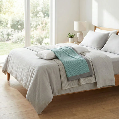 Housse-de-coussin-chien-anti poils et résistante aux griffes antidérapant-imperméable en velours de couleur gris et vert compatible avec notre coussin pénardToutou pour une housse de rechange, lavable en machine