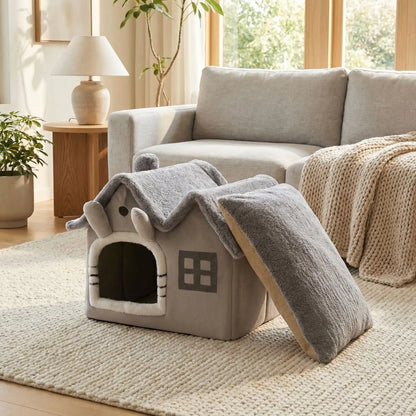 Maison-pour-chien-interieur-anti-stress, démontable, dehoussable et lavable en machine,chaude et douillette en velours,et rembourrage 100% coton haute densité, coussin intérieur éapis et ergonomique amovible et lavable, en velours doux, pliable et transportable,compact et légère pour chien de petite taille de 0 à 5 kilos max-photo de la petite maison de couelur grise avec son coussin interieur amovible en deux taille XS et S pour chien de race naine ou de petite taille