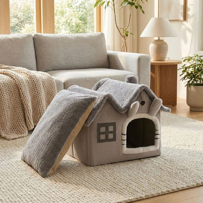 Maison-pour-chien-interieur-anti-stress, démontable, dehoussable et lavable en machine,chaude et douillette en velours,et rembourrage 100% coton haute densité, coussin intérieur éapis et ergonomique amovible et lavable, en velours doux, pliable et transportable,compact et légère pour chien de petite taille de 0 à 5 kilos max-photo de la niche avec son coussin interieur gris et beige doux et rembourré 100% coton respirant et haute résilience pour un confort optimal des petites races de chien
