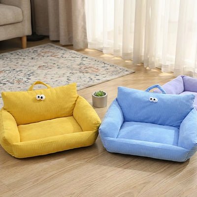 Canape-lit-chien-apaisant, mini fauteuil en lin et rembourrage épais 100% coton haute densité, avec accoudoir et dossier ergonomique, lavable en machine, antidérapant et fond imperméable anti-moissisure, housse 100% lin résistant aux griffes et respirant pour un couchage 4 saisons pour chiot et chien de petite taille de 0 à 10 kilos max-gros plan sur les deux coloris disponible en jaune ocre et bleu et disponible en deux taille XS et S pour chiot et chien de 0 à 10 kilos max