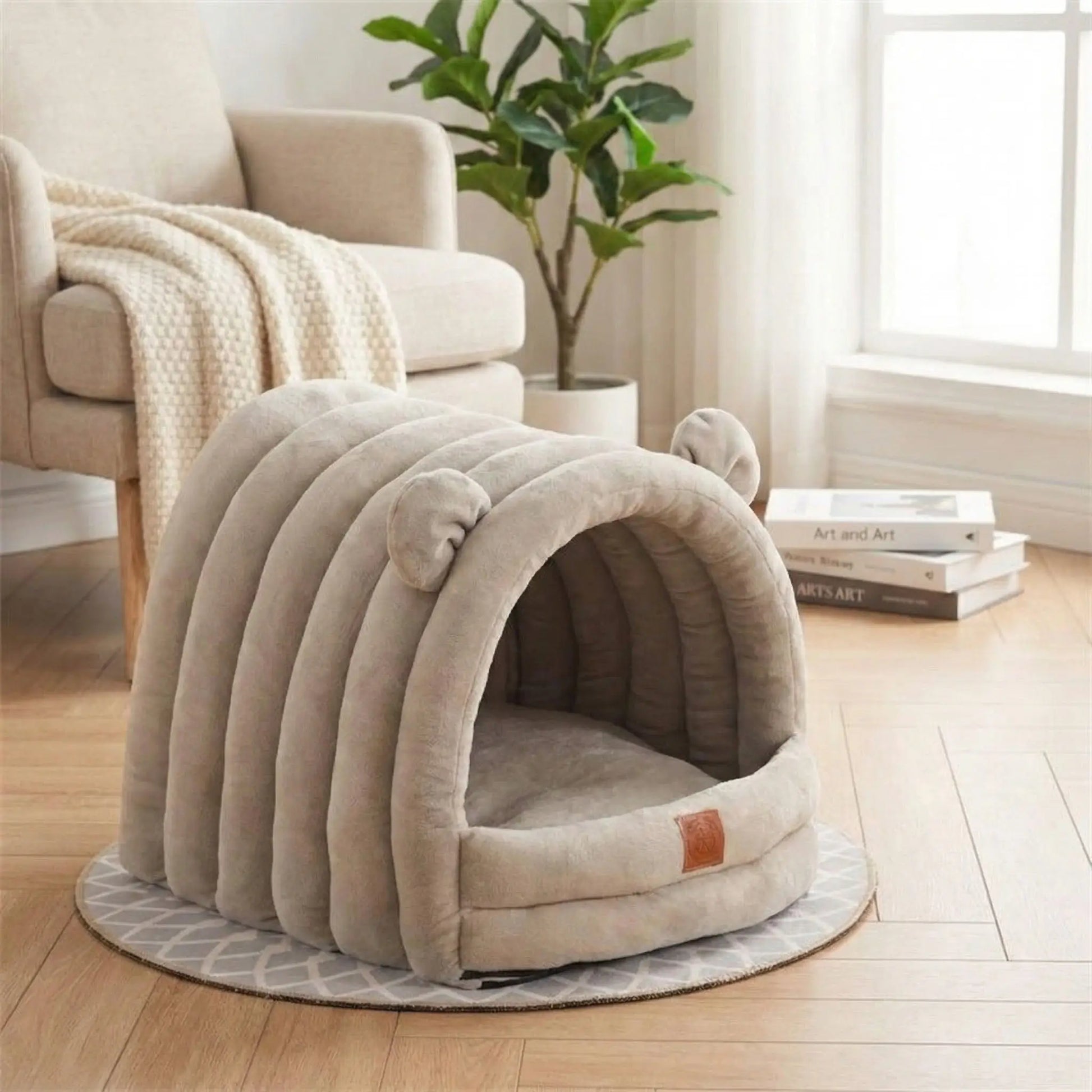 Niche-d-intérieur-pour-petit-chien-chaude-antidérapant et imperméable-100% coton haute densité avec son coussin intérieur ergonomique lavable en machine-design mignon avec petites oreilles de chien sur le toit-souple rembourré qui protège du froid et des courants d'air-légère et compacte, idéal pour les transports-taille S pour chiot et chien de race naine