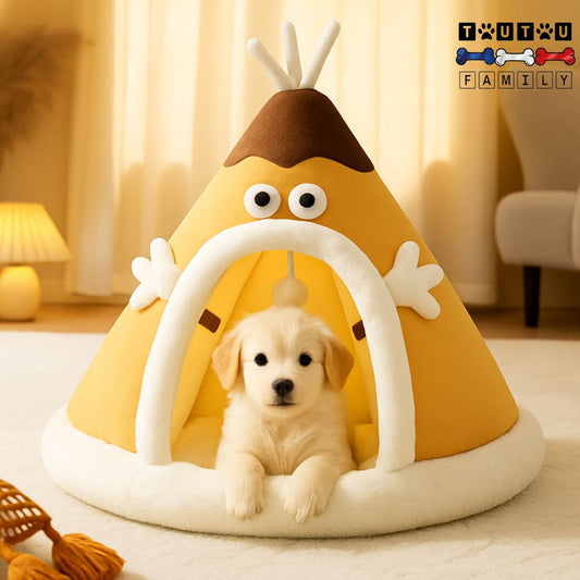Niche-d-intérieur-pour-petit-chien-chiot-un chiot couché et serein dans sa niche de couleur jaune 100% coton avec rideaux et sangles pour les accrocher sur les cotés- lavable-imperméable et antidérapante