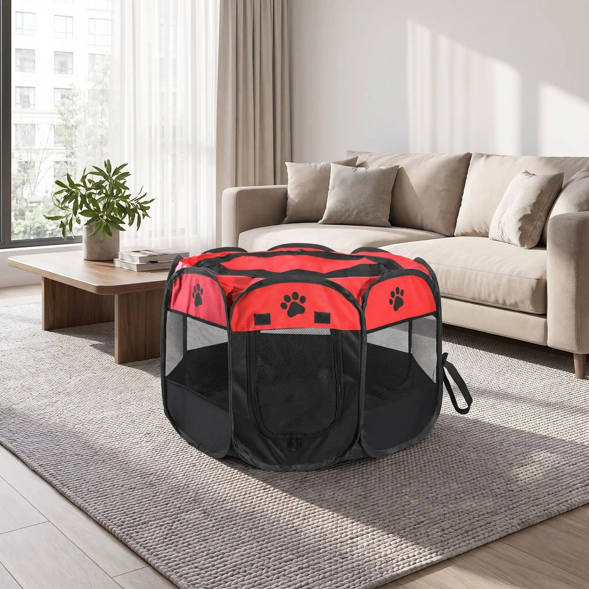 Parc-pour-chien-pliable-chiot-imperméable de forme octogonal en tissu oxford résistant et maille respirante pour une visibilité et ventilation à 360°  niche ou tente entourante avec toit amovible anti-insectes et fond pvc solide et 100% imperméable, structure en tiges d'acier, transport léger avec  poignée et rangement compact,disponible en 3 tailles M, L, XL avec design mignon de pattes de chien-gros plan sur le parc rouge et noir avec sa porte ouverte dans le salon de l'appartement