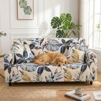 Protection-canape-chien-anti-poils-anti accident, lavable en machine, haute élasticité et resistante aux griffes et à l'usure, universelle en 4 tailles pour fauteuil, canapé de 2/3/4 places, avec élastique et bloque plis-un golden retriever qui dort paisiblement sur le canapé avec sa housse universelle adaptable à tous les canapés au design de nature soignée dans le salon de l'appartement