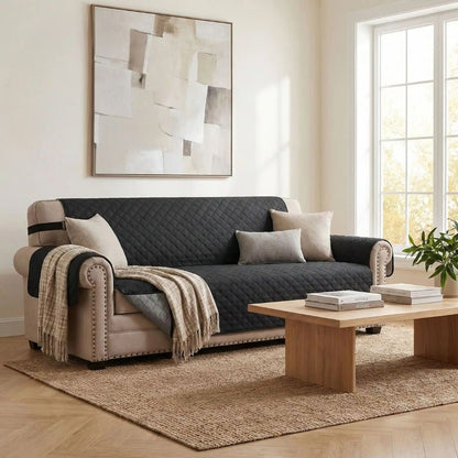 Protection-canapé-chien-impermeable-4-couches et rembourrage 100% coton, légère et universelle pour fauteuil, canapé 1/2/3 ou 4 places,lavable en machine, résistant aux griffes et tâches, réversible avec sangles élastiques pour le dossier et 3 pans séparés compatibles pour les canapés et fauteuils relaxant et inclinable-une  protection noire  sur le canapé 4 places du salon de la maison