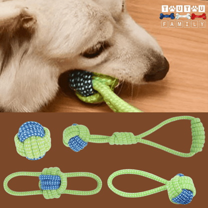 Balle-pour-chien-avec-corde-chiot-avec-noeuds-solides, vendues en lot de 4 ou 7 jouet avec différentes balles et longueur de corde, jouet à mâcher et balles en corde en coton et polyester doux et ultra-résistante -gros plan sur le lot de 4 balles, 3 avec cordes de différentes longueurs pour jeux tugs et une balle simple en corde tressée pour chiens et chiots