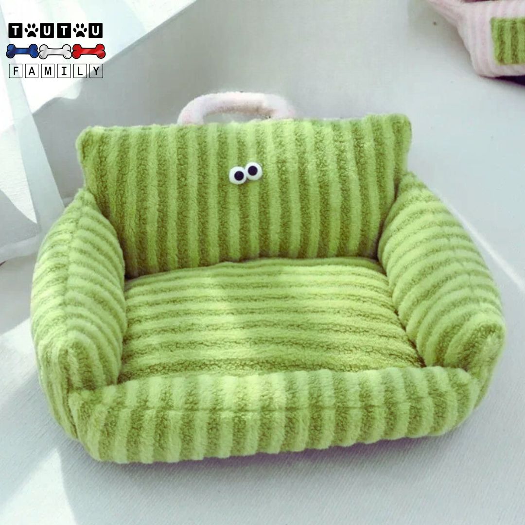 Canape-petit-chien-raye-vert