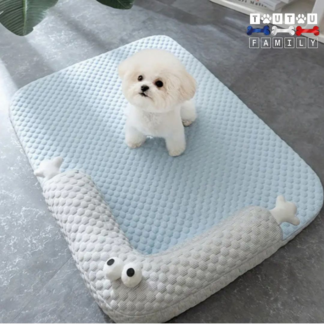 coussin-rafraichissant-pour-chien-avec-tranversin-en-soie-et-coton