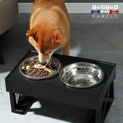 gamelle-chien-surelevee-3-hauteurs-gamelle-eau-croquettes-anti-glouton-un-chien-qui-mange-confortablement-dans-ses-deux-gamelles-surélevées-eau-et-croquette