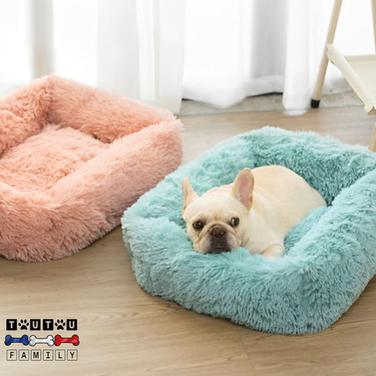 panier-anti-stress-chien-carre-rembourrage-en-coton-haute-densité-un-bouledogue-français-qui-pose-sa-tête-sur-le-rebord