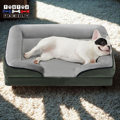 Panier-orthopédique-chien-déhoussable-un-bouledogue-français-couché-sur-le-flanc-dans-son-panier-ergonomique-100%-coton-haute-densité-hypoallergénique-matériaux-naturel-avec-rebord-surélevé-ou-il-repose-sa-tête-tout-détendu
