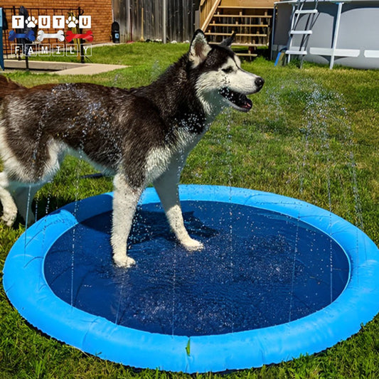 tapis-d-eau-pour-chien-rafraichissant-universelle-avec-adaptateur-au-tuyau-d-arrosage-hydrate-les-chiens-et-amuse-avec-ses-jet-d-eau-pour-l-extérieur-résistante-au-griffe-pataugeoire-pour-chien-arrose-le-jardin