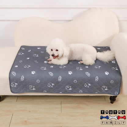 Tapis-imperméable-pour-chien-tapis-d-apprentissage-tapis-d-éducation-à-la-propreté-tapis-lavable-en-machine-un-chien-couché-confortablement-au-sec-sur-son-tapis-protège-canapé