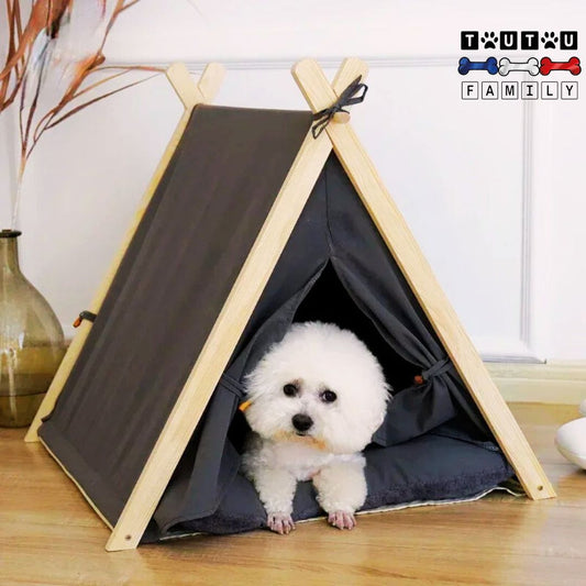 tente-pour-chien-interieure-tipi-pour-petit-chien-chiot-un-coton-de-tuléar-couché-dans-sa-tente-grise-sur-son-coussin-100%-coton-haute-densité-assorti-moelleux-et-chaud